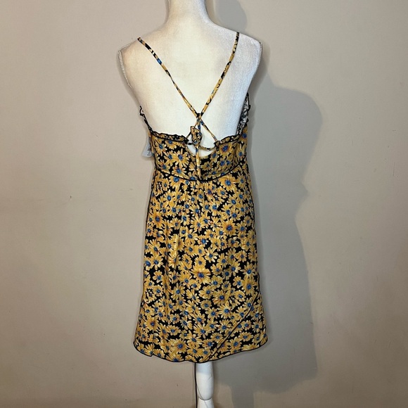 NWOT Topshop Floral Yellow and Black Dress - Picture 4 of 6